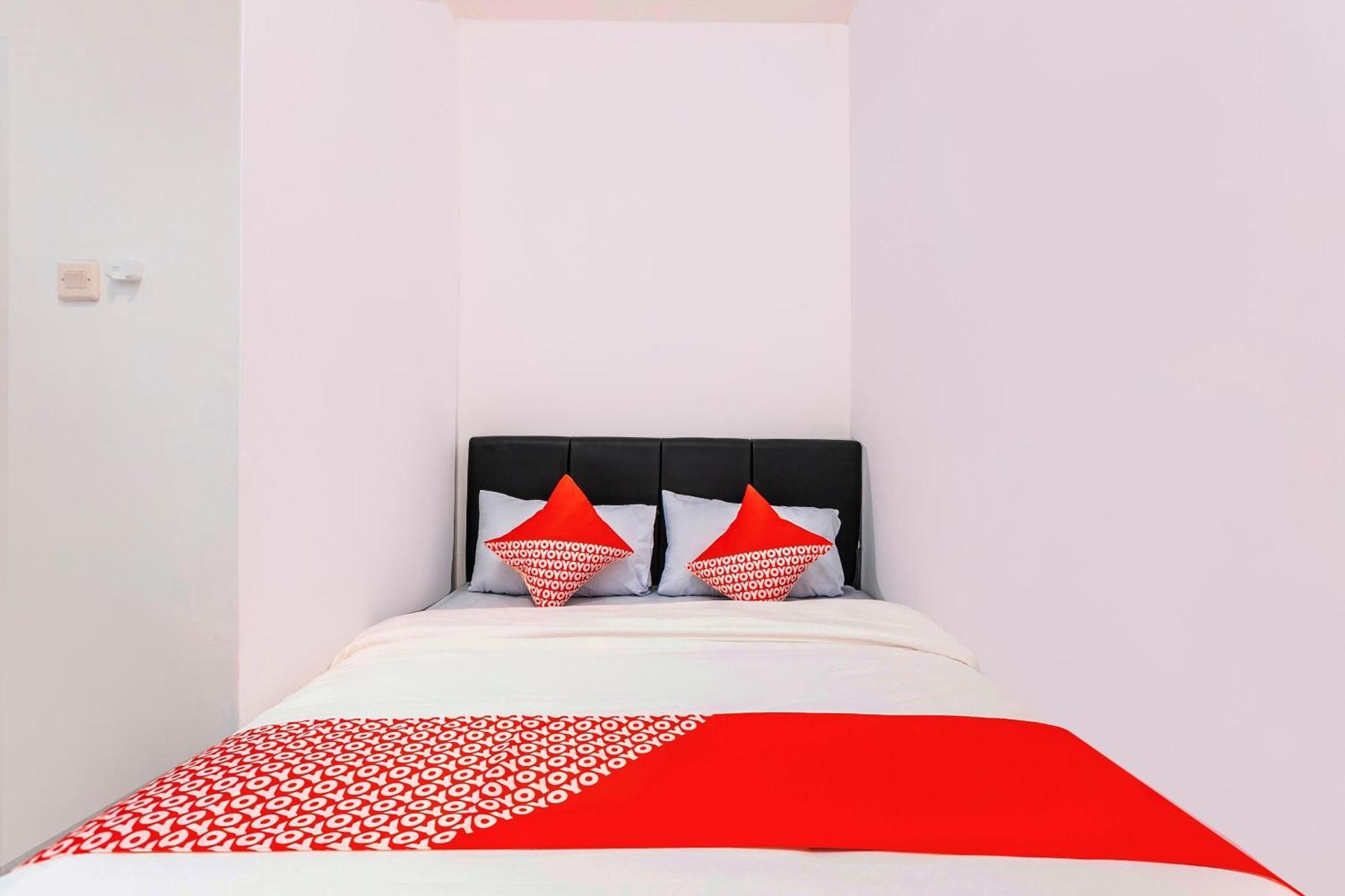 Super Oyo 2223 J&B Room Utan Kayu Jakarta Bagian luar foto