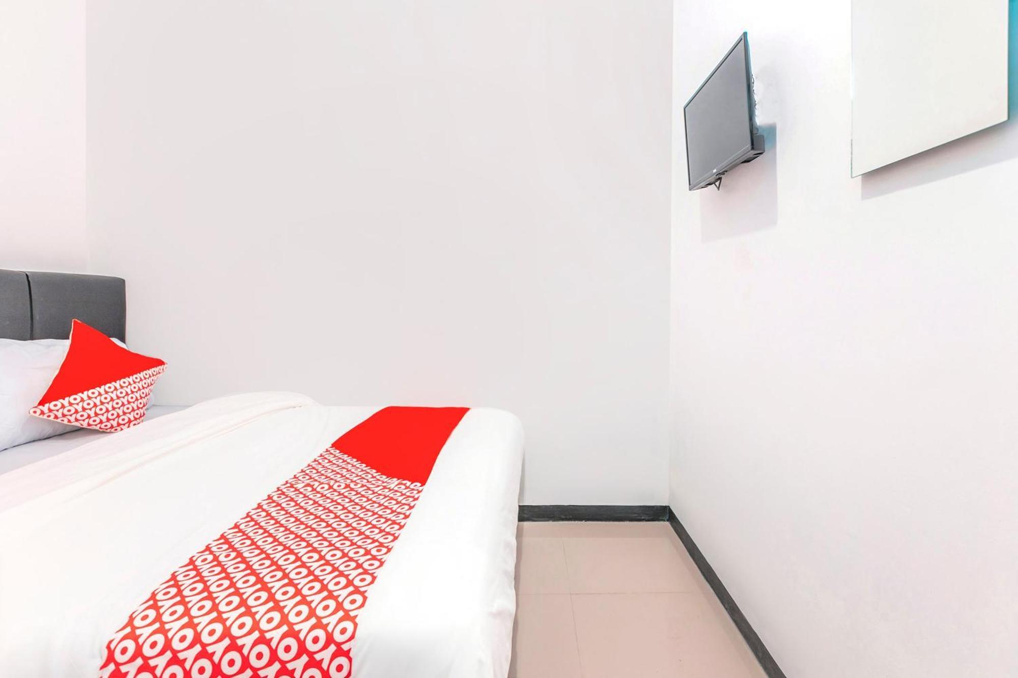 Super Oyo 2223 J&B Room Utan Kayu Jakarta Bagian luar foto